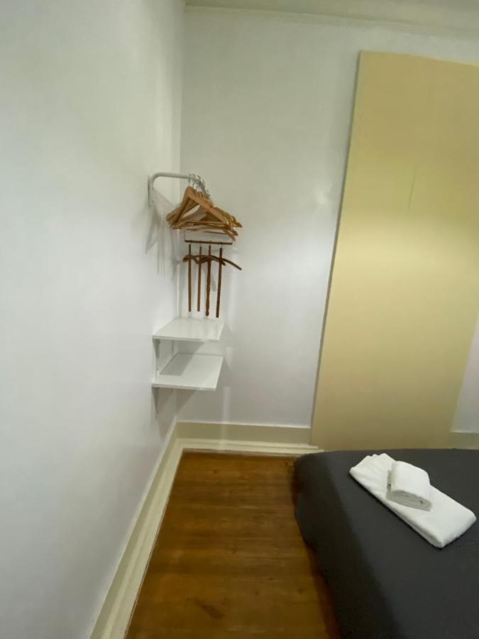 Guest house Relax Chiado 3 - Cute Little Double With Shared Bathroom *